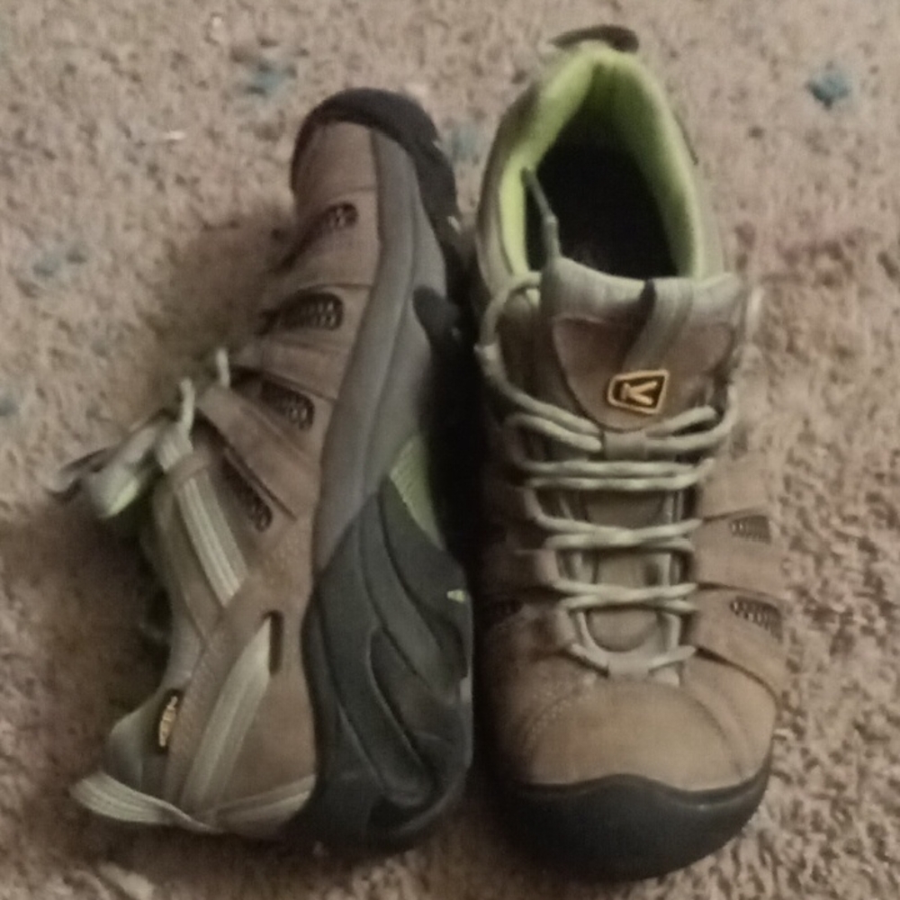 Keen Women's Voyageur Hiking Shoes Sz8.5